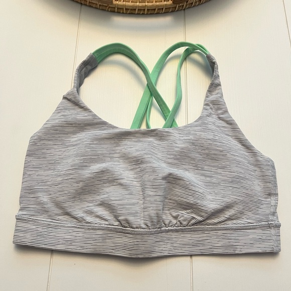 lululemon athletica Other - Lululemon Energy Sports Bra, size 6